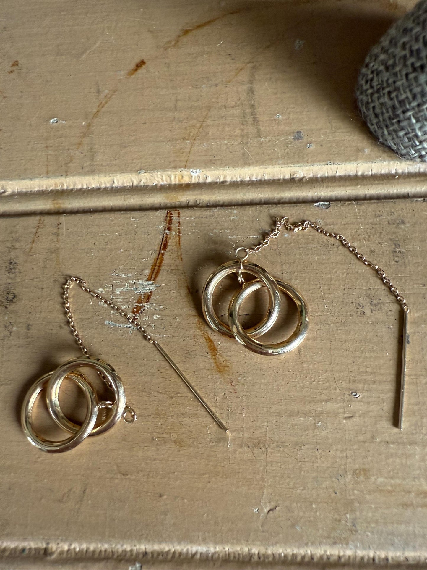 1980's 14K Yellow Gold Thread Circle Dangle Earrings