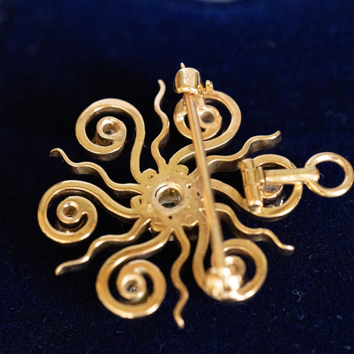 c1915 10K Yellow Gold Starburst Old European and Mine Cut Diamond Pendant Brooch