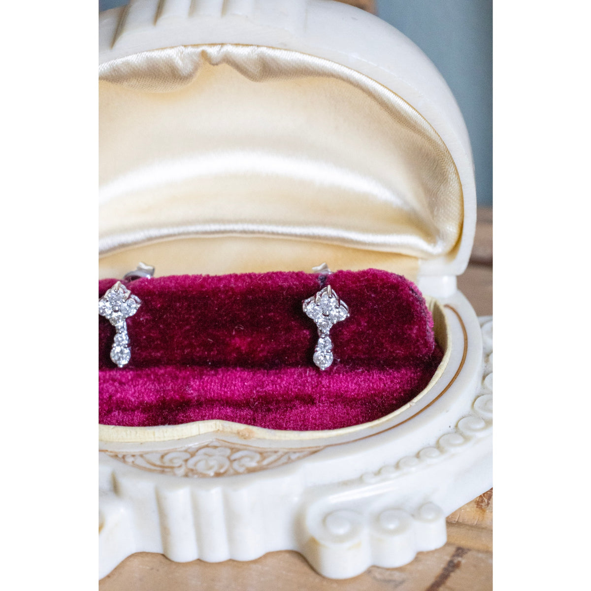 Vintage 14K White Gold Natural Diamond Dangle Earrings