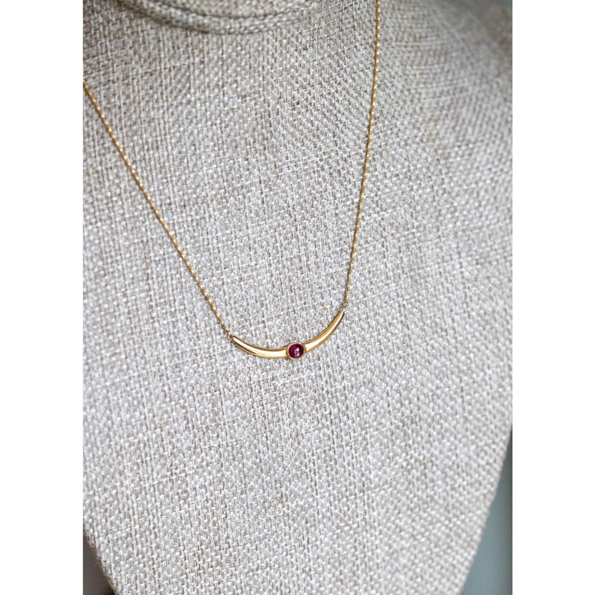 Vintage Italian 14K Yellow Gold Cabochon Natural Ruby Necklace