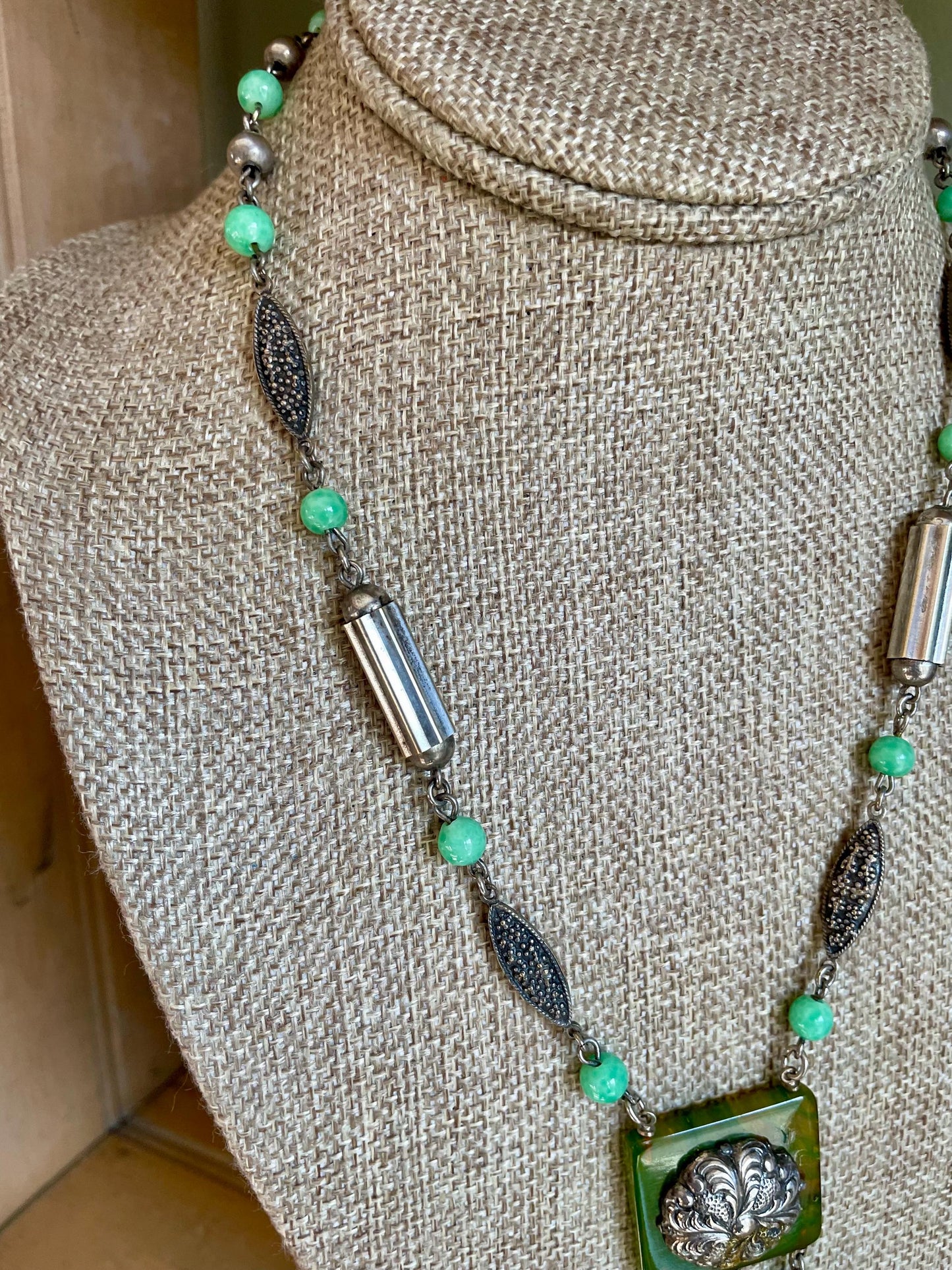 1920-1930 Made in Germany Peking Green Glass Flapper Dangle Necklace