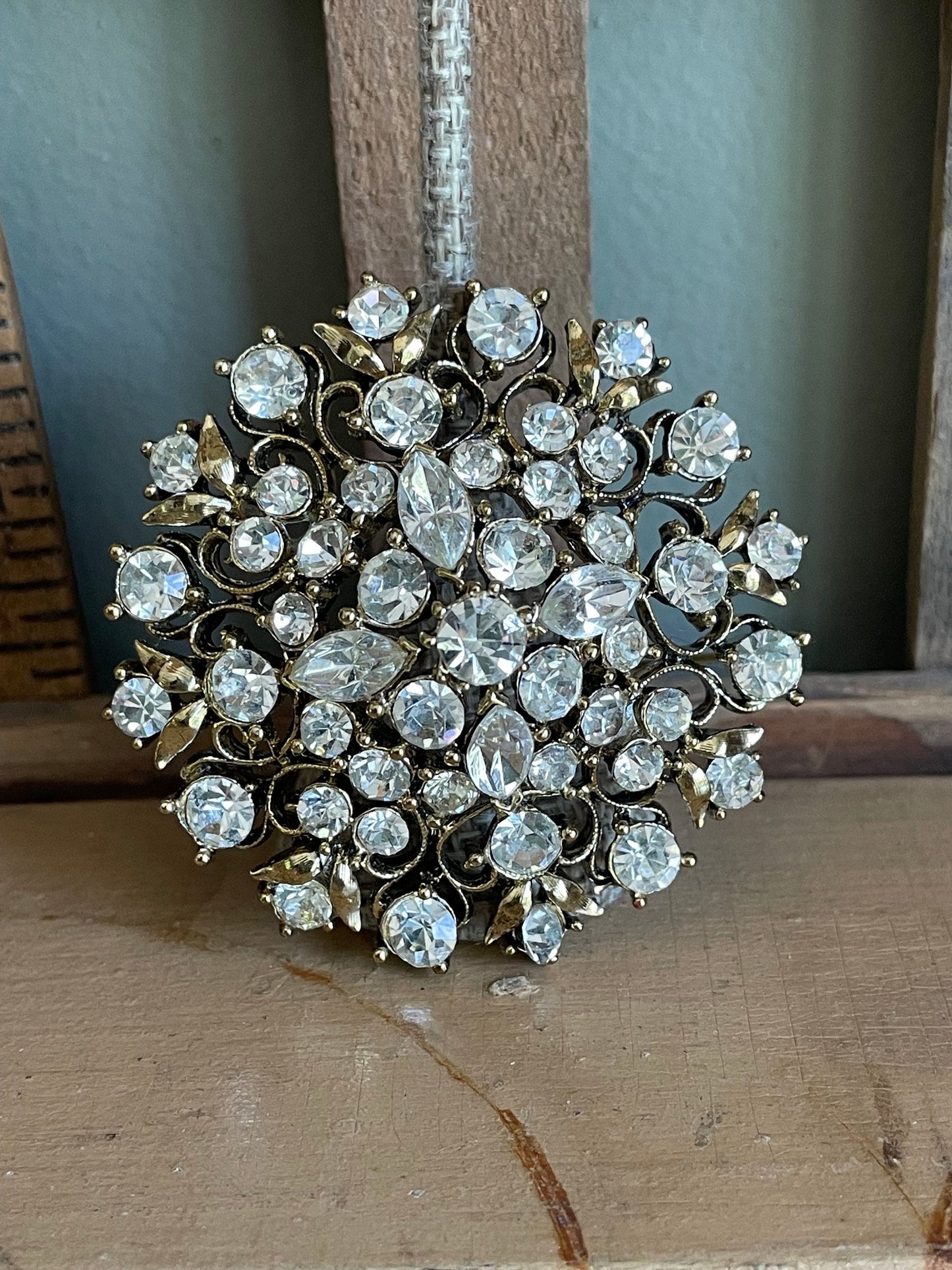 Sparkly 1960-1970 Lisner Domed Round Pinwheel Rhinestone Brooch and Earrings