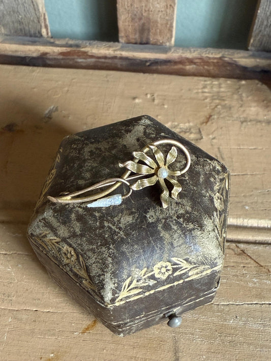 Antique Edwardian c1910 10K Yellow Gold Flower Brooch with Natural Pearls
