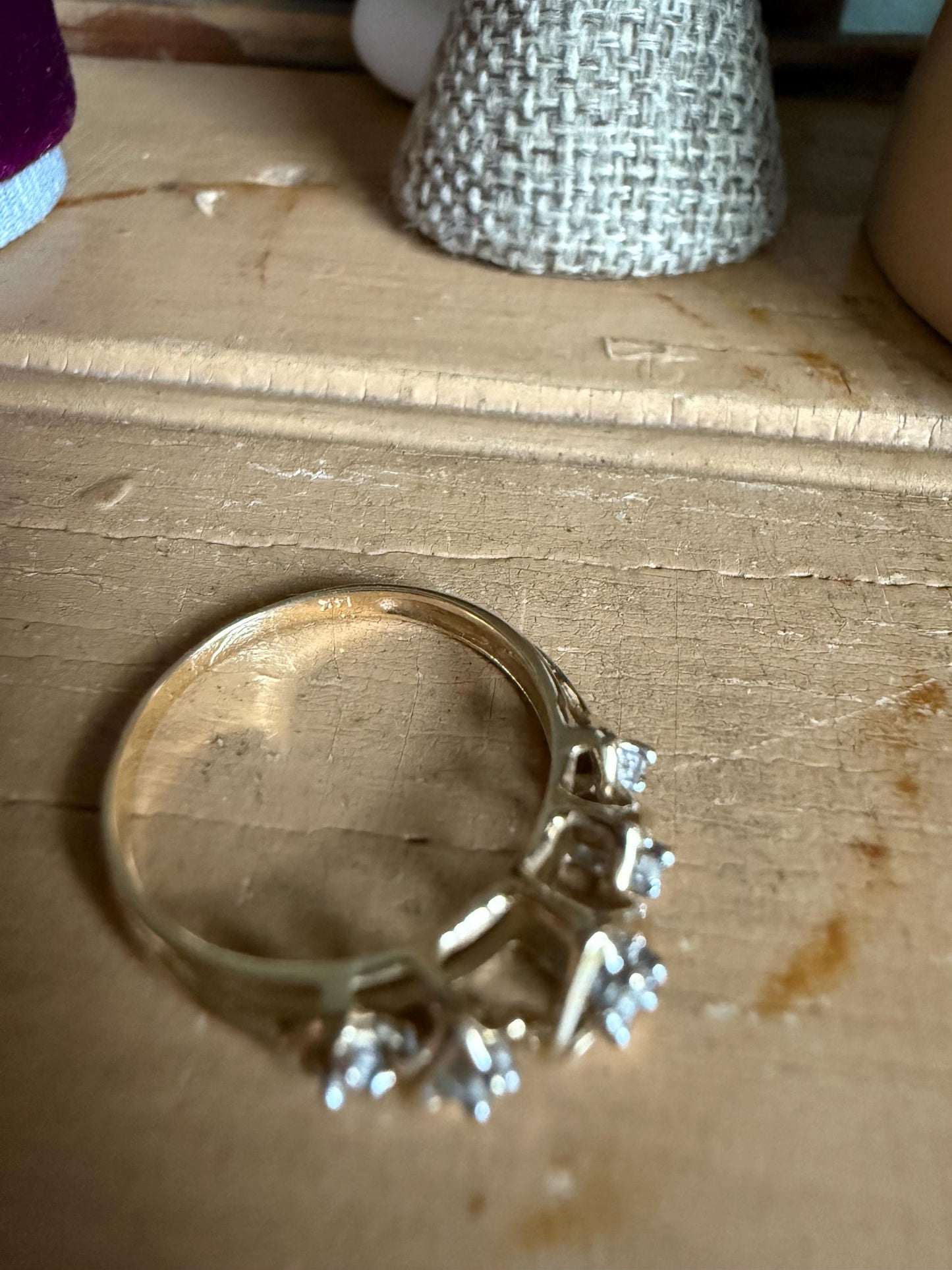 Vintage 14K Yellow Gold Five Diamond Set Heart Band