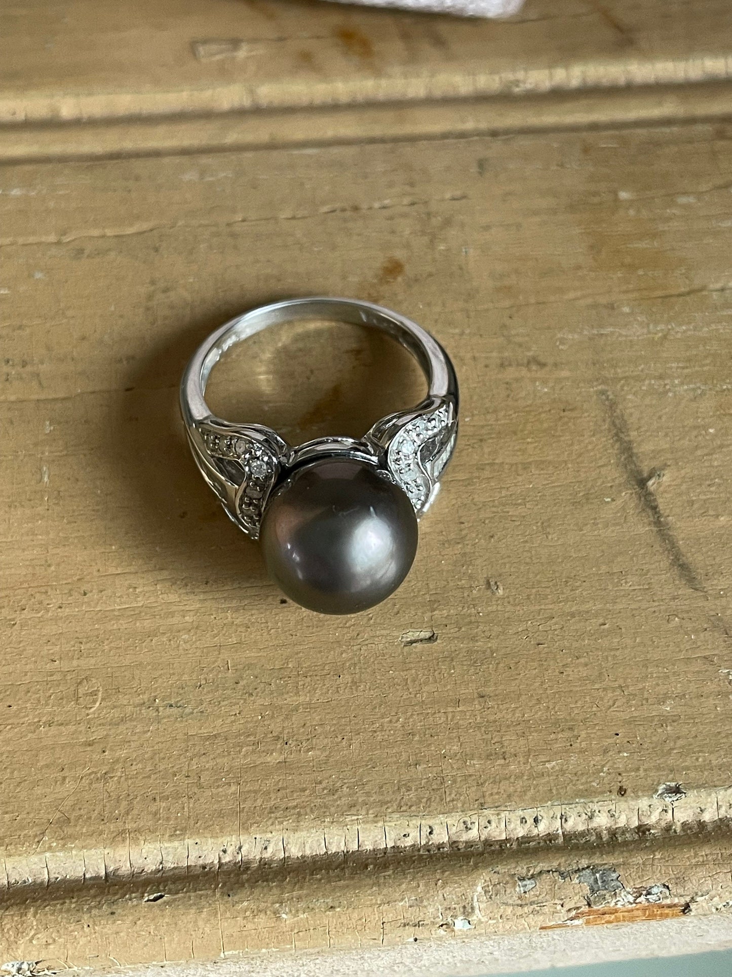 14K White Gold Diamond and Gray Pearl Statement Ring
