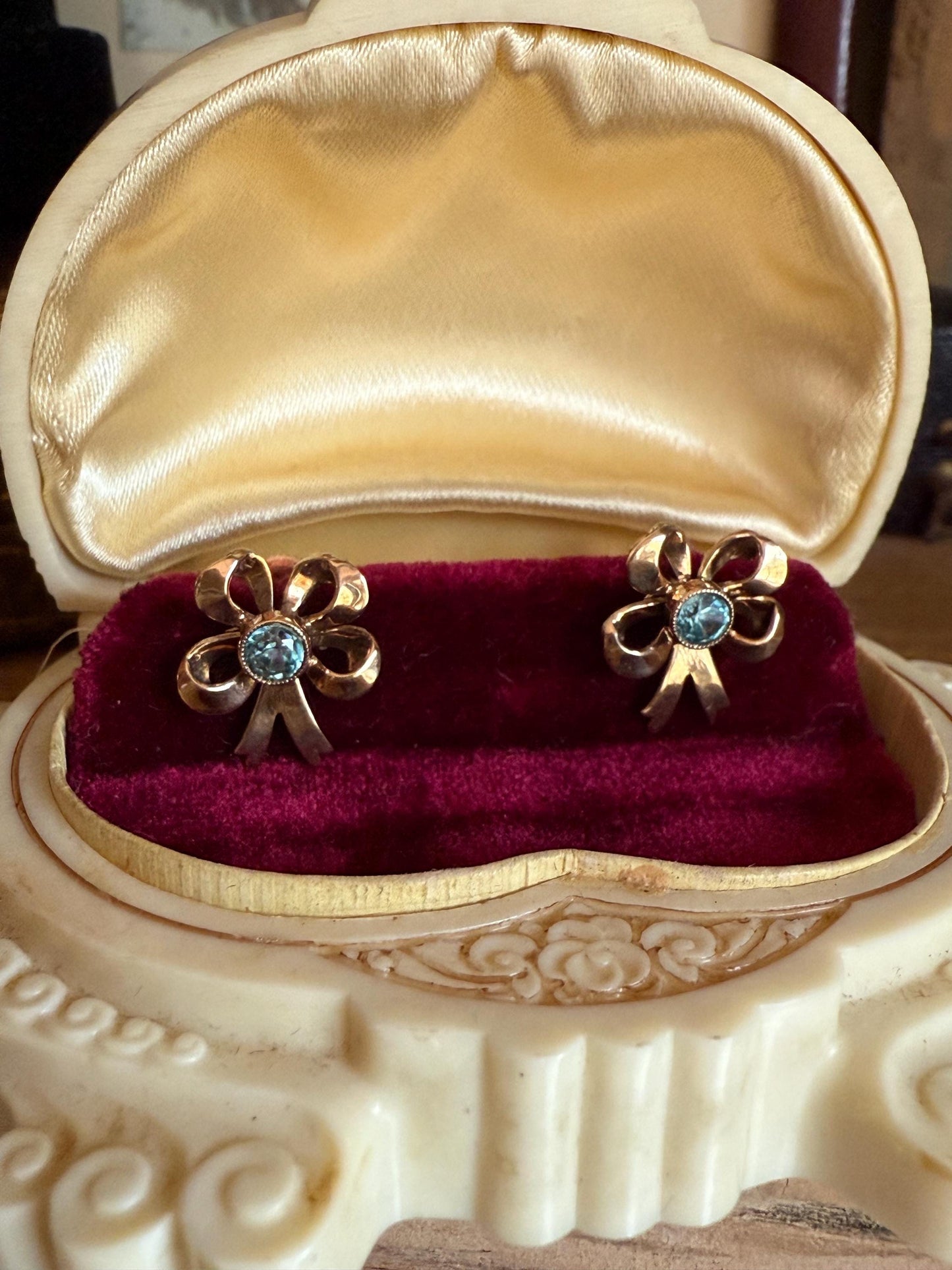 Retro c1930 E.& J. B. New York Jewelers 10K Rose Gold Zircon Bow Earrings