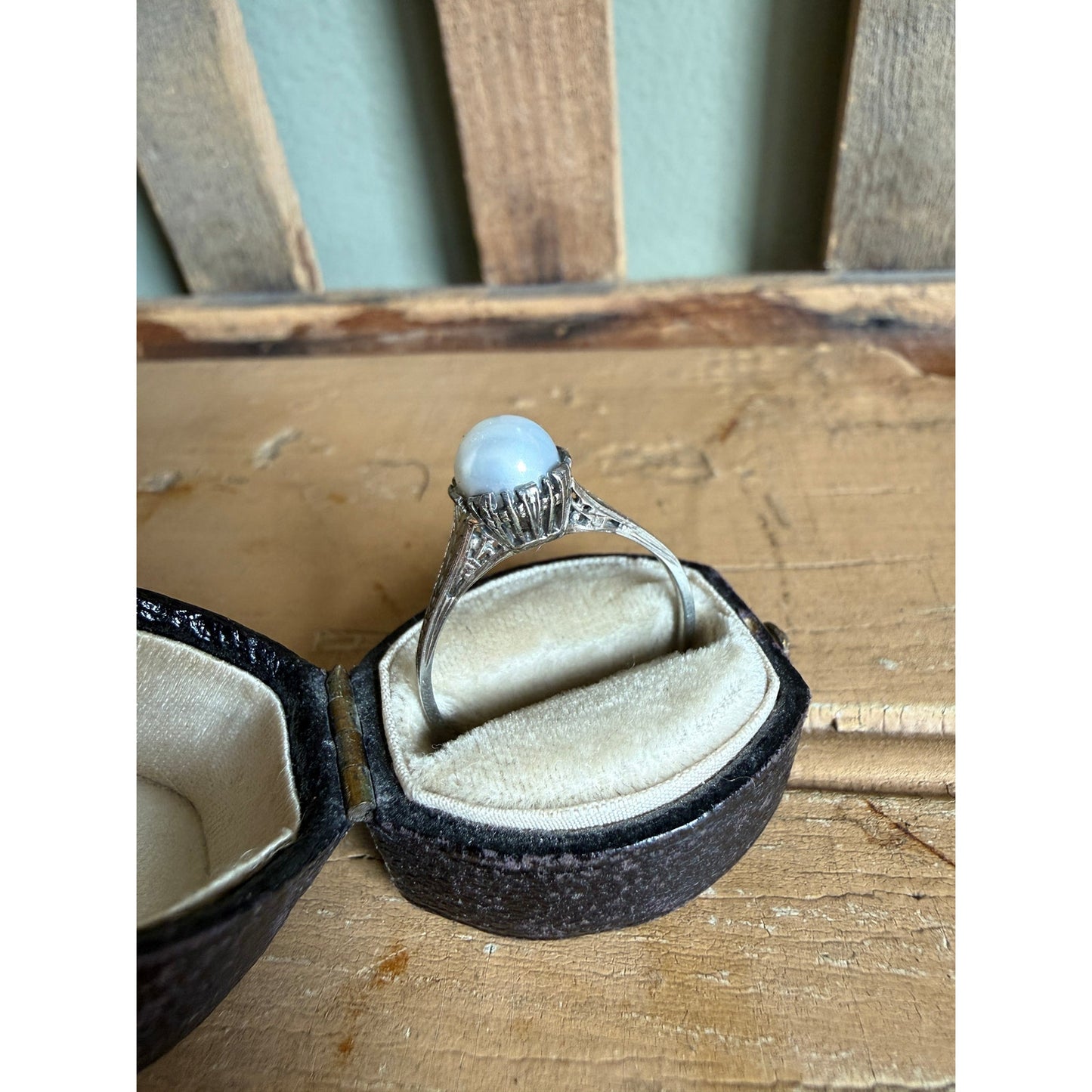 Antique Edwardian c1910 18K White Gold Pearl Ring