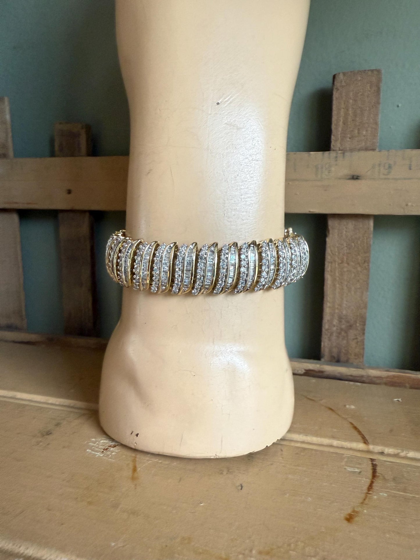 c1980 Vintage 14K Yellow Gold Natural Diamond Link Bracelet 6 ctw