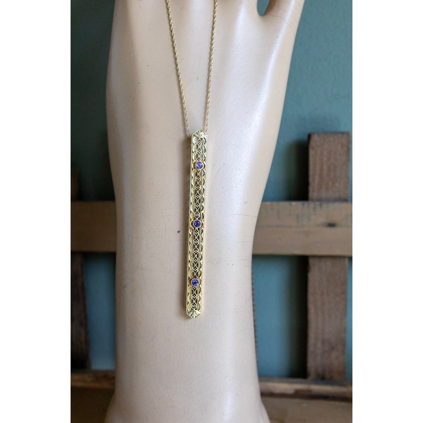 Unique 10K Yellow Gold Edwardian Amethyst Set Bar Pendant