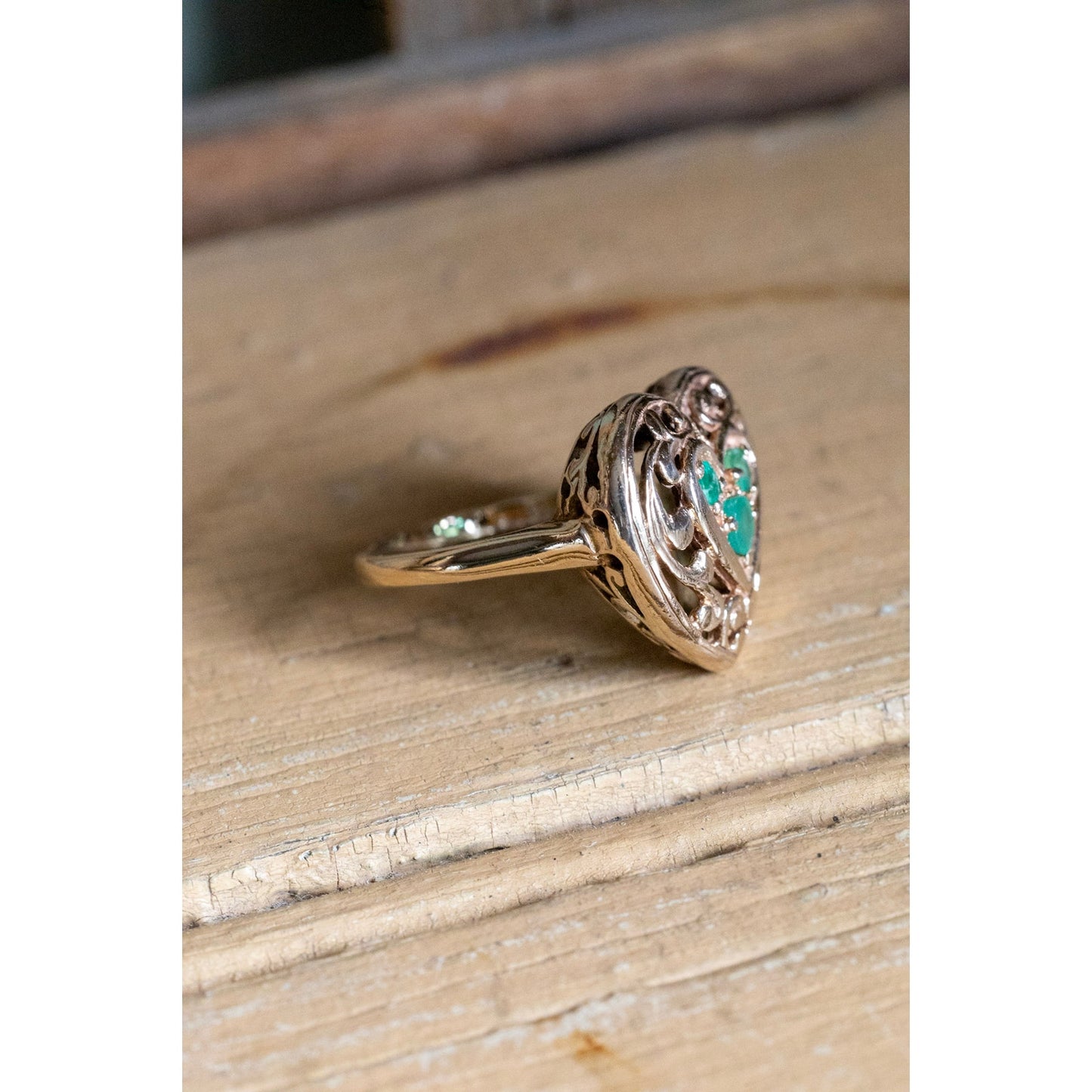 Vintage 14K Yellow Gold Open Work Heart Natural Emerald Ring