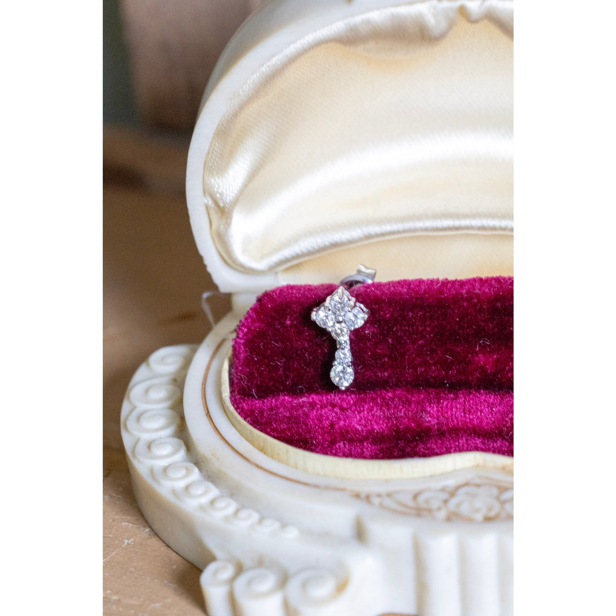 Vintage 14K White Gold Natural Diamond Dangle Earrings