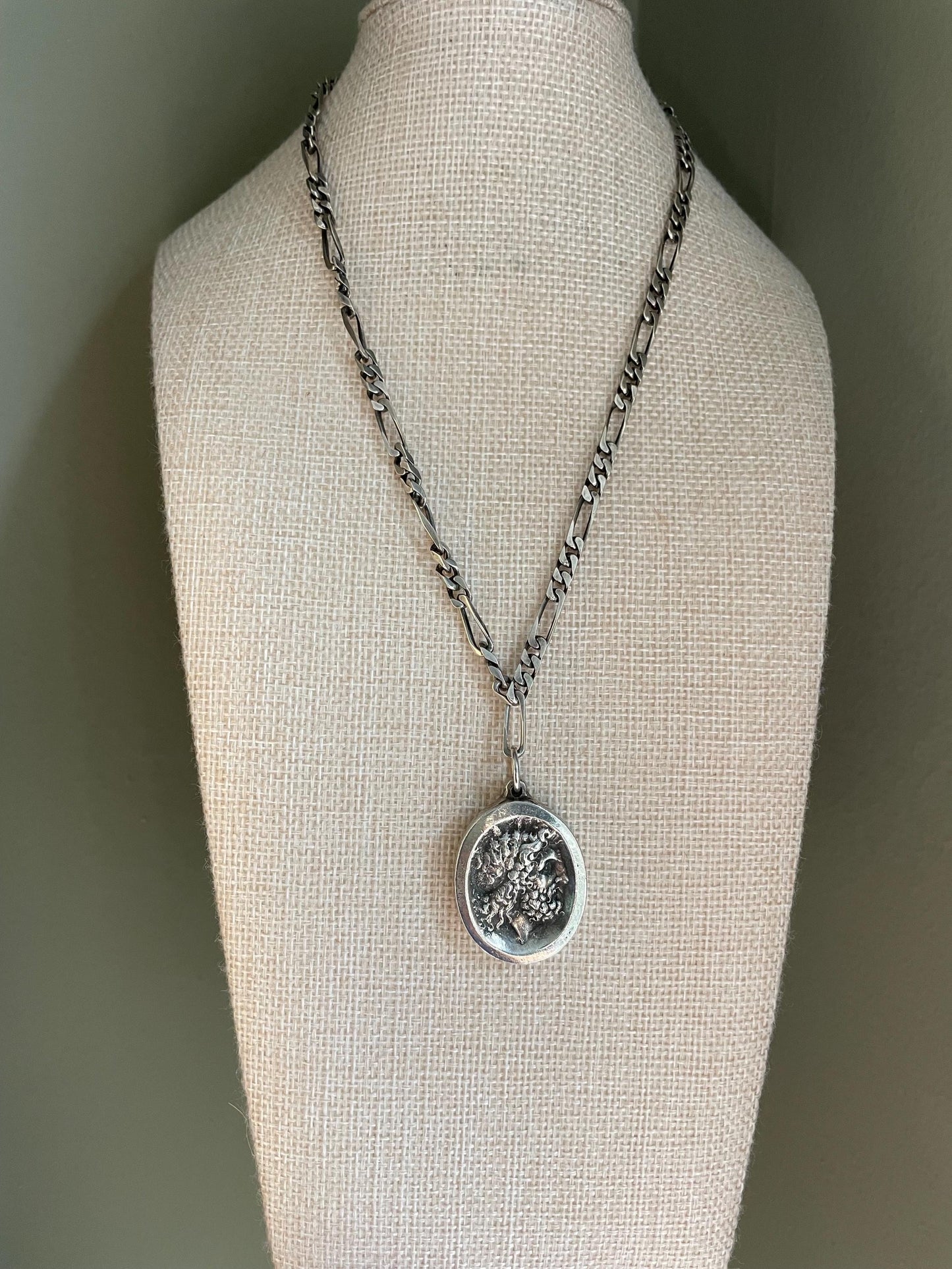 Vintage Henryk Winograd Fine Silver Repousse Pendant on Chain