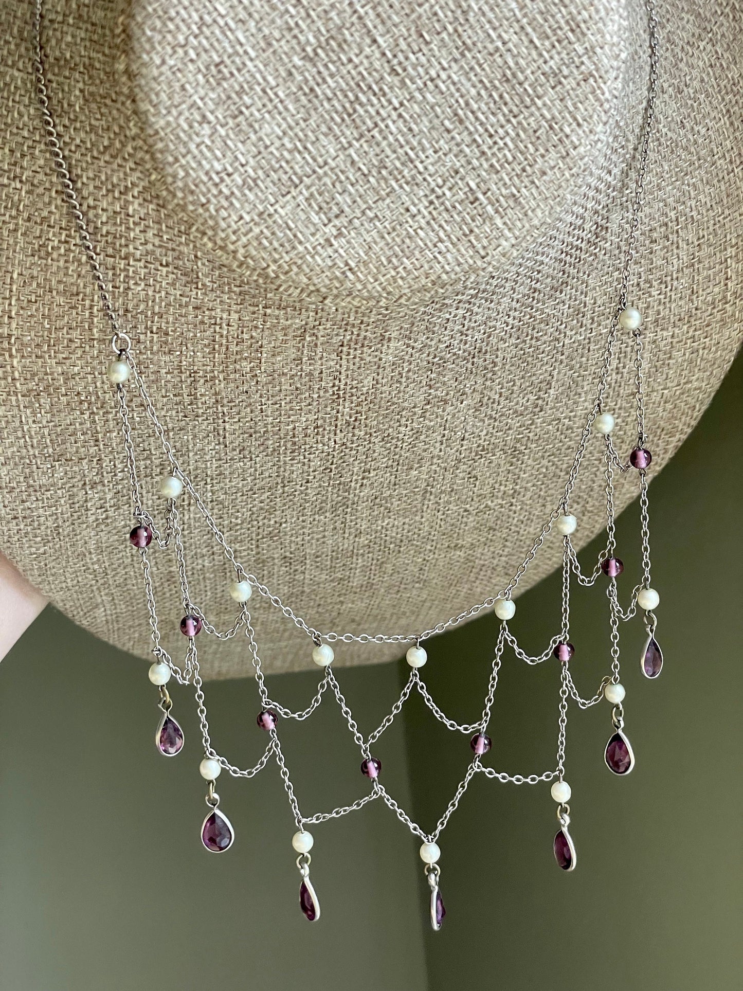 Vintage c1940 Imitation Glass and Pearl Bib Style Necklace