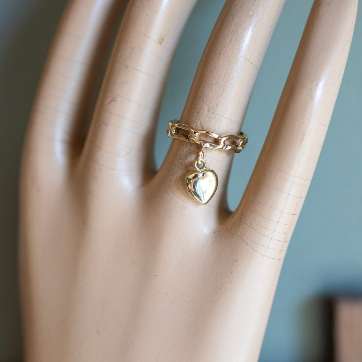 Vintage 14K Yellow Gold Chain Link Ring with Dangle Heart Charm