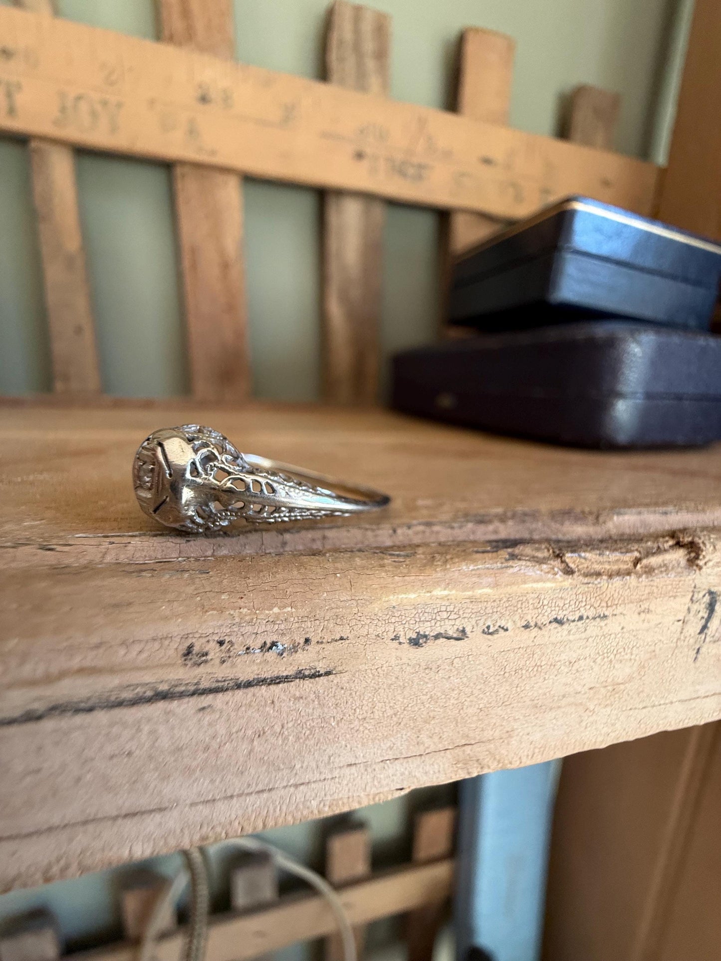 c1930 Vintage Art Deco 14 White Gold Diamond Filigree Ring