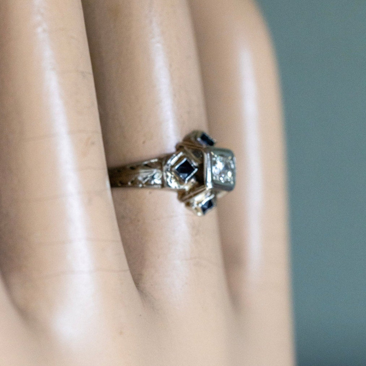 1930-1940 Art Deco 20K White Gold Old European Cut Diamond and Sapphire Ring