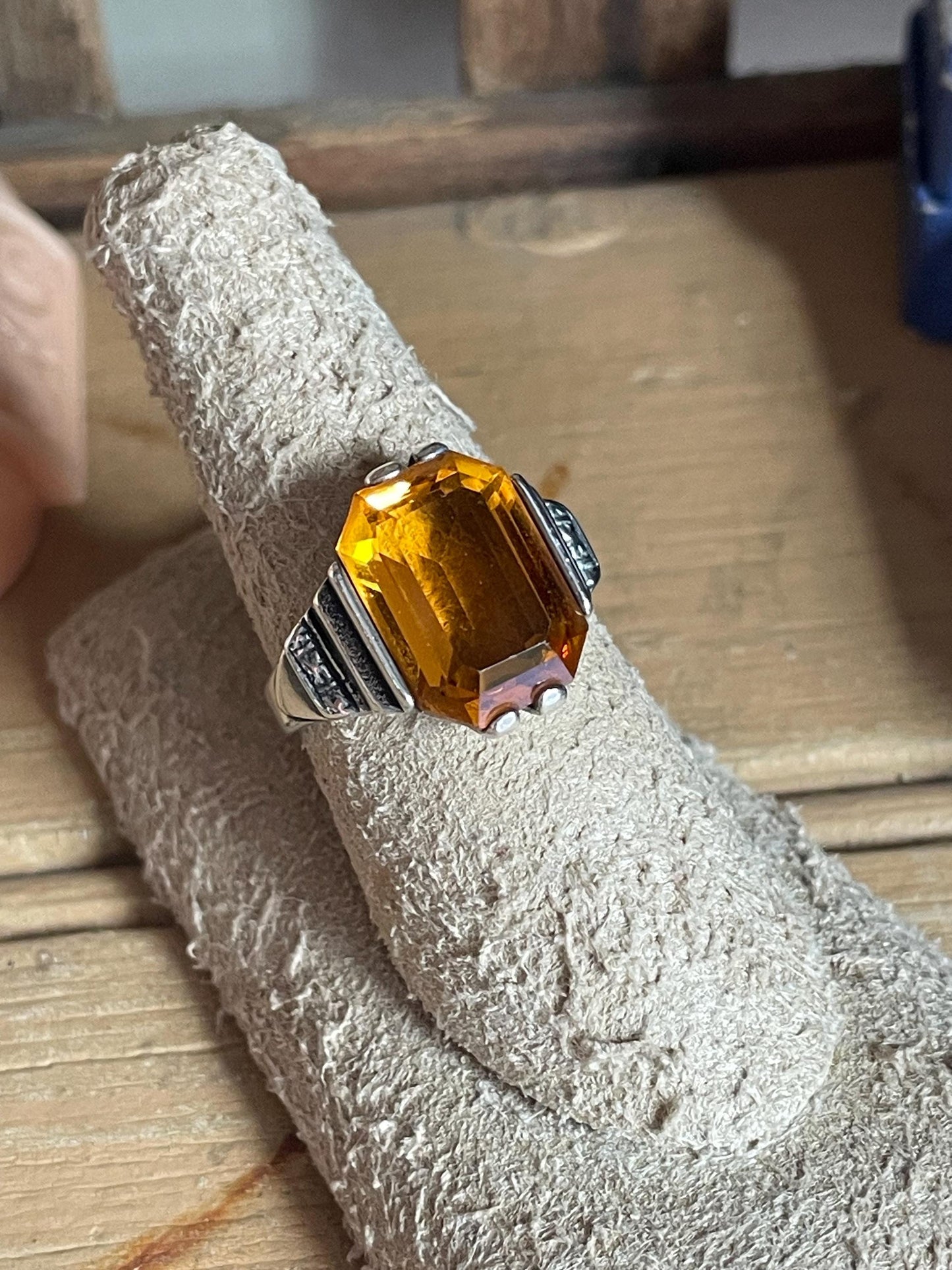 Vintage Sterling Silver Citrine Glass Stone Ring with Engraved Shoulders