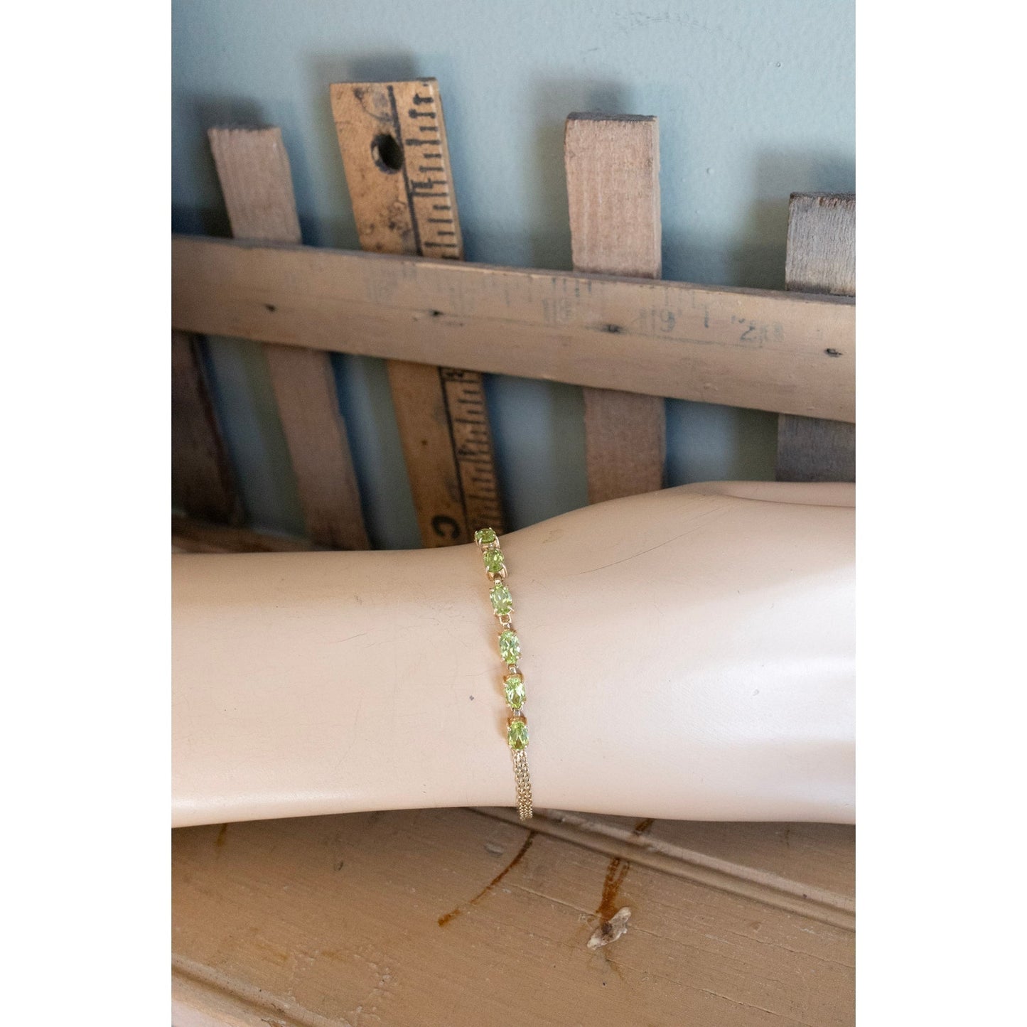 Vintage 14K Yellow Gold Oval Cut Peridot Gemstone Bracelet