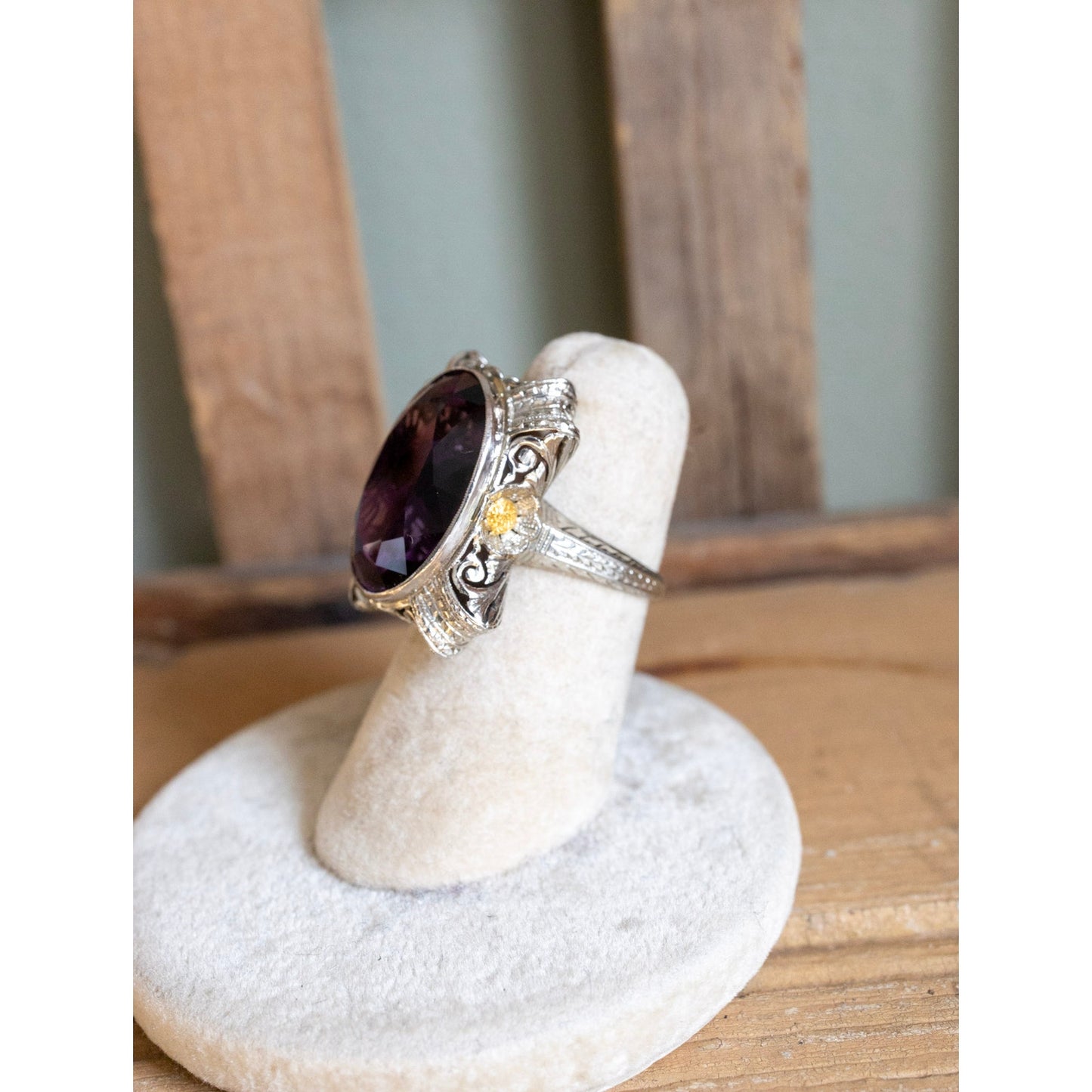 An 18K White and Yellow Gold Fine Amethyst Authentic Art Deco Ring