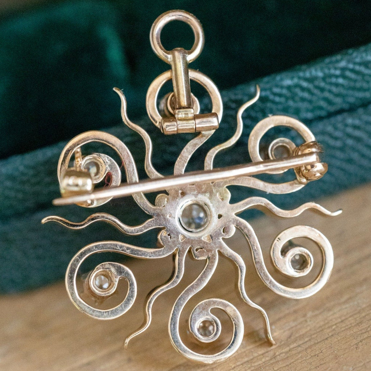 c1915 10K Yellow Gold Starburst Old European and Mine Cut Diamond Pendant Brooch