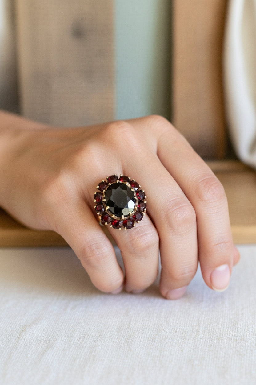 Vintage Mid Century 14K Yellow Gold Pyrope Garnet Ring