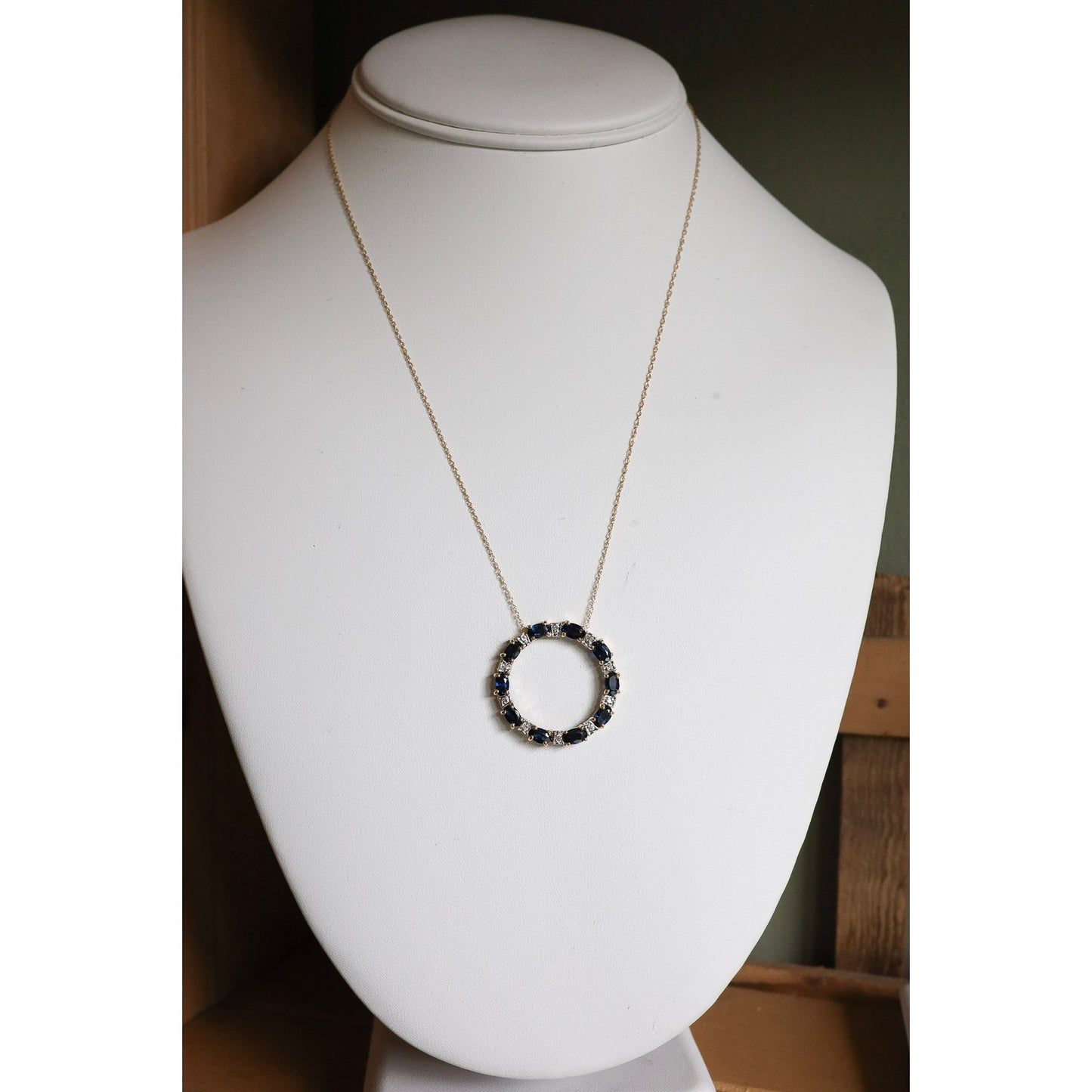 Vintage 14K Yellow Gold Natural Sapphire and Diamond Circle Necklace