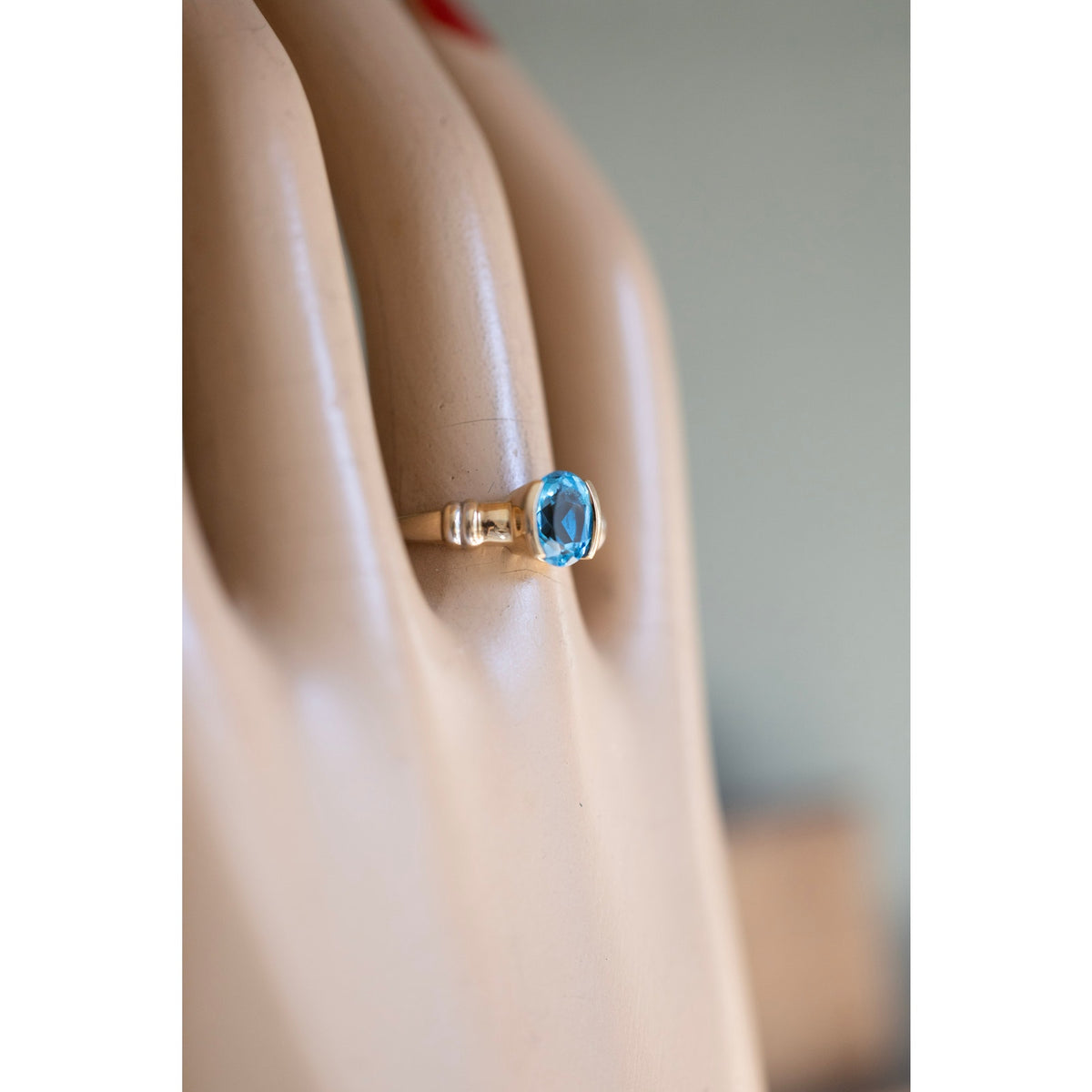 Vintage 10K Yellow Gold Oval Cut Blue Topaz Ring