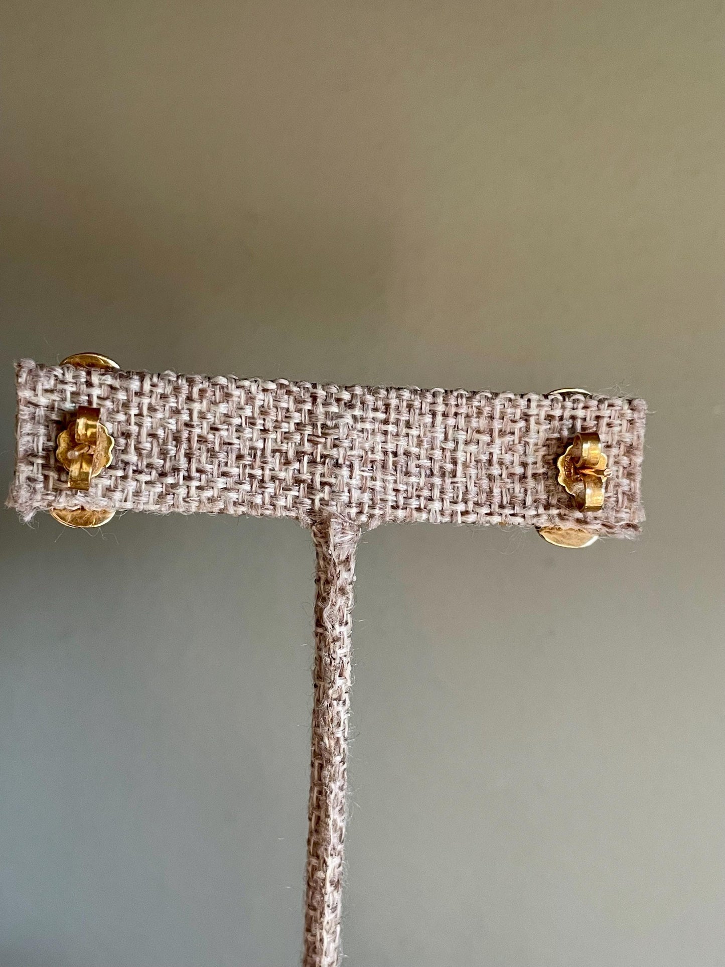 Vintage 1970-80's Solid 18K Yellow Gold Ribbed Semi Hoop Earrings