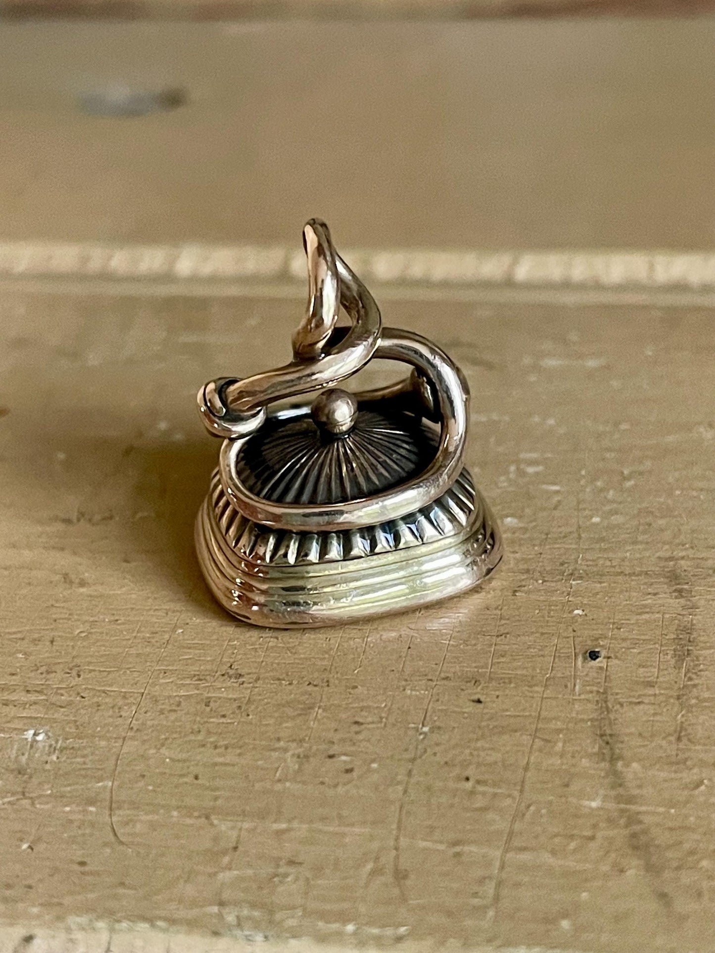 Antique 1840 14K Yellow Gold Snake Topped Watch Fob with Agate Carved Bottom