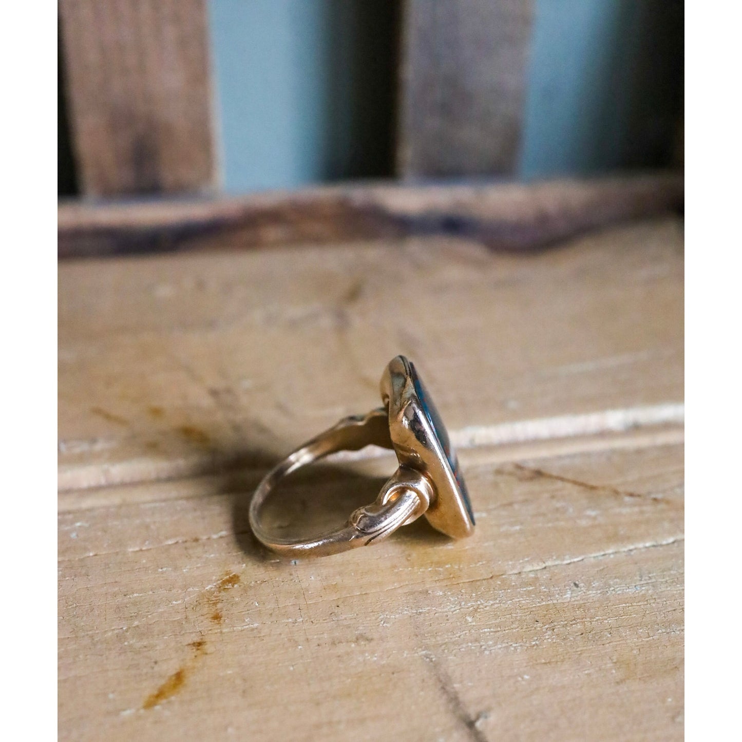 An Antique c1915 10K Yellow Gold Bloodstone Ring