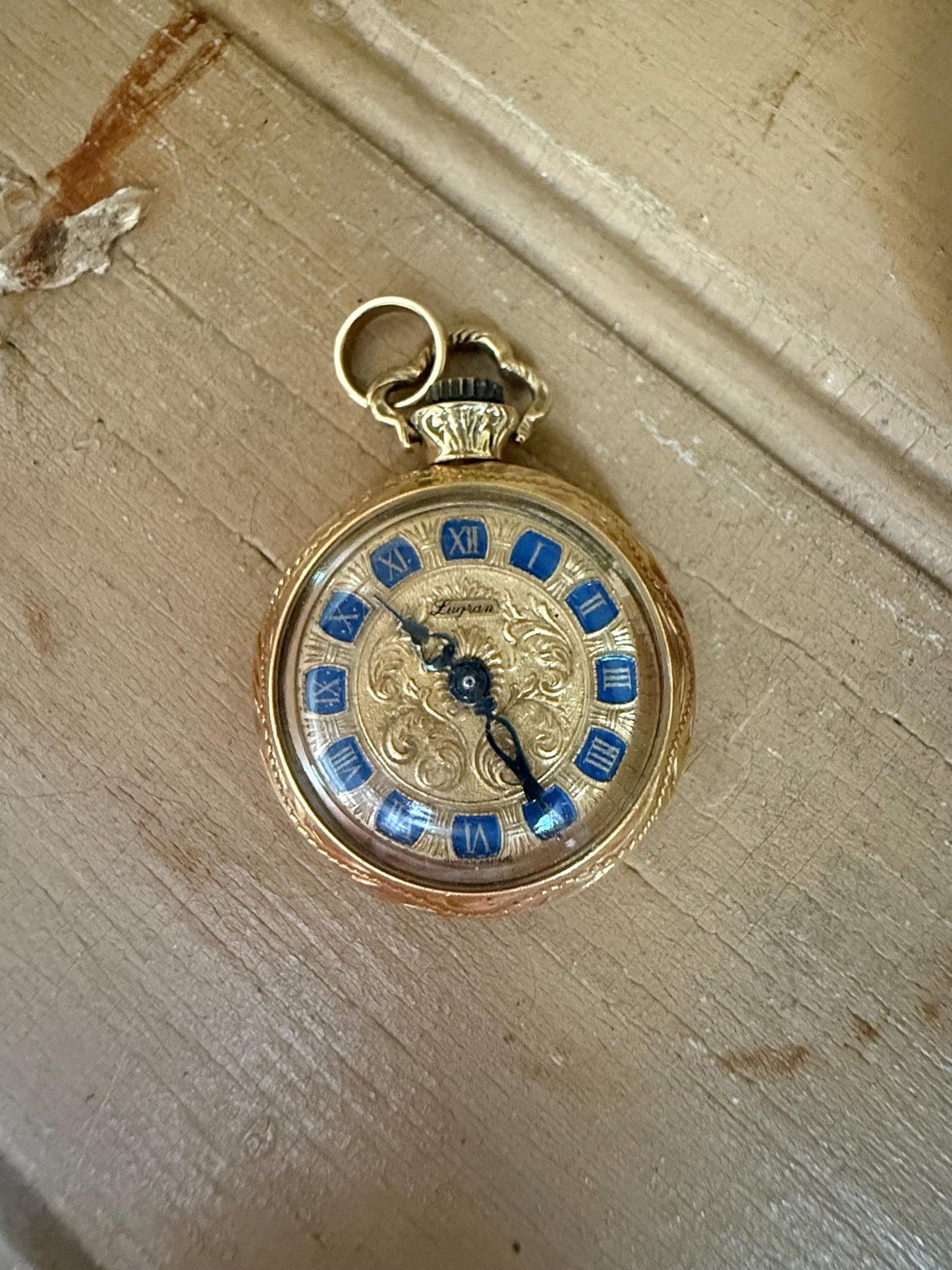 18k Yellow Gold Ladies Pocket Watch Pendant Swiss Made 17 Jewels Manual Movement by Lugran