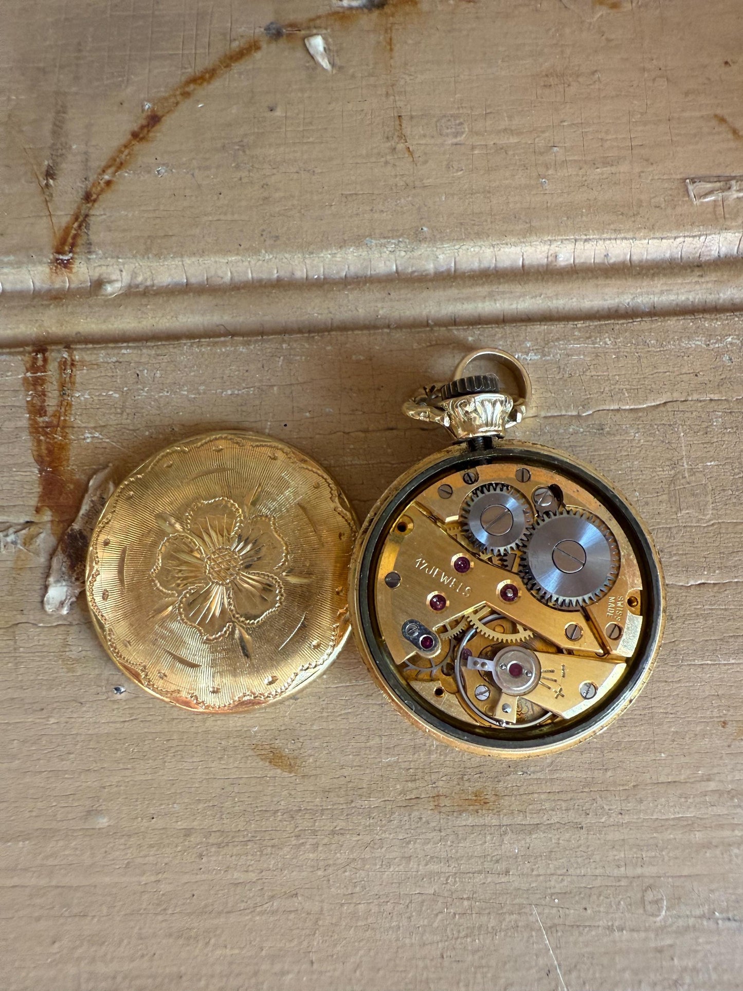 18k Yellow Gold Ladies Pocket Watch Pendant Swiss Made 17 Jewels Manual Movement by Lugran