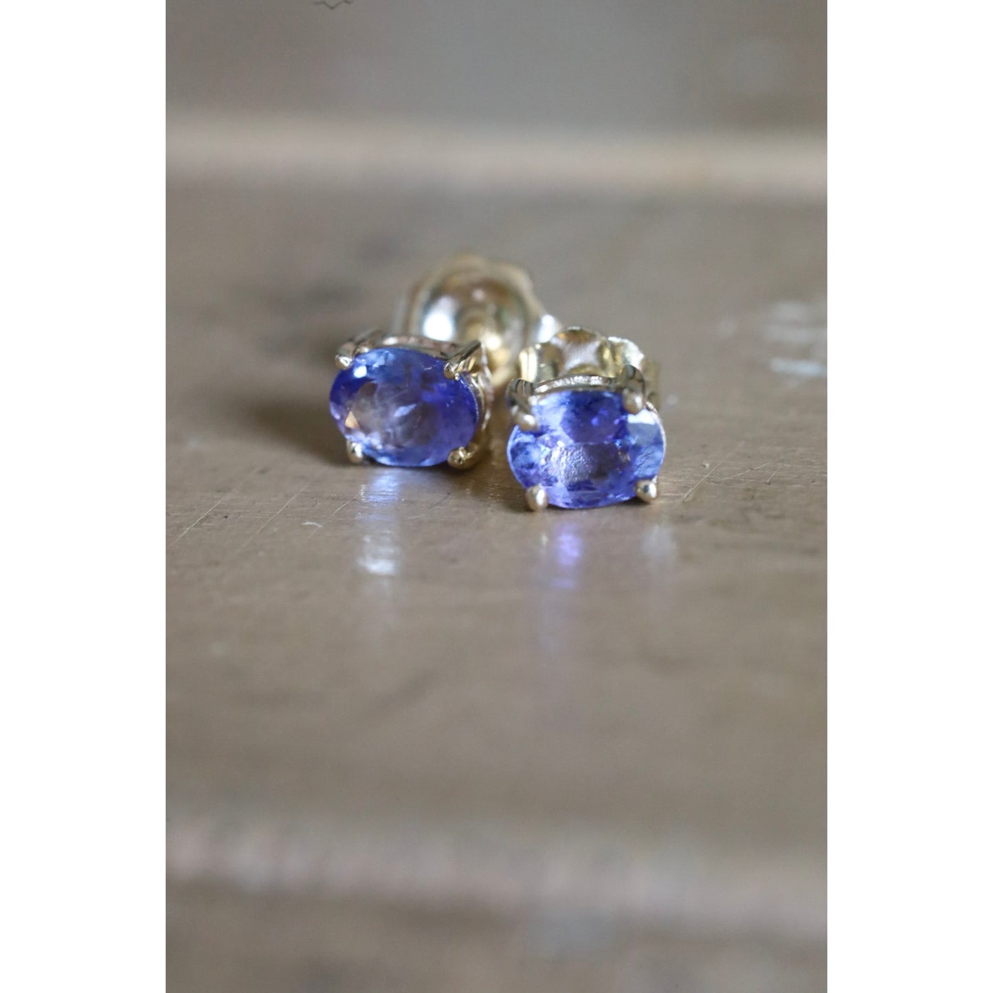 14K Yellow Gold Oval Tanzanite Gemstone Stud Earrings