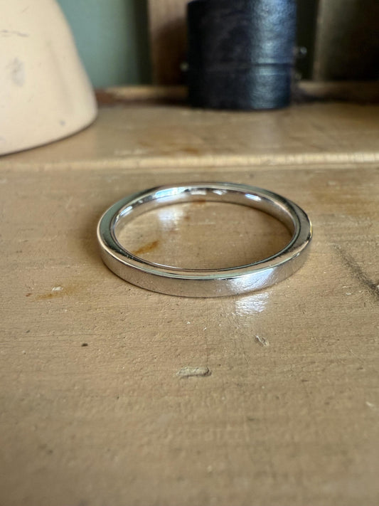 Vintage 18K White Gold Smooth Polish Band by Italian Maker Recarlo