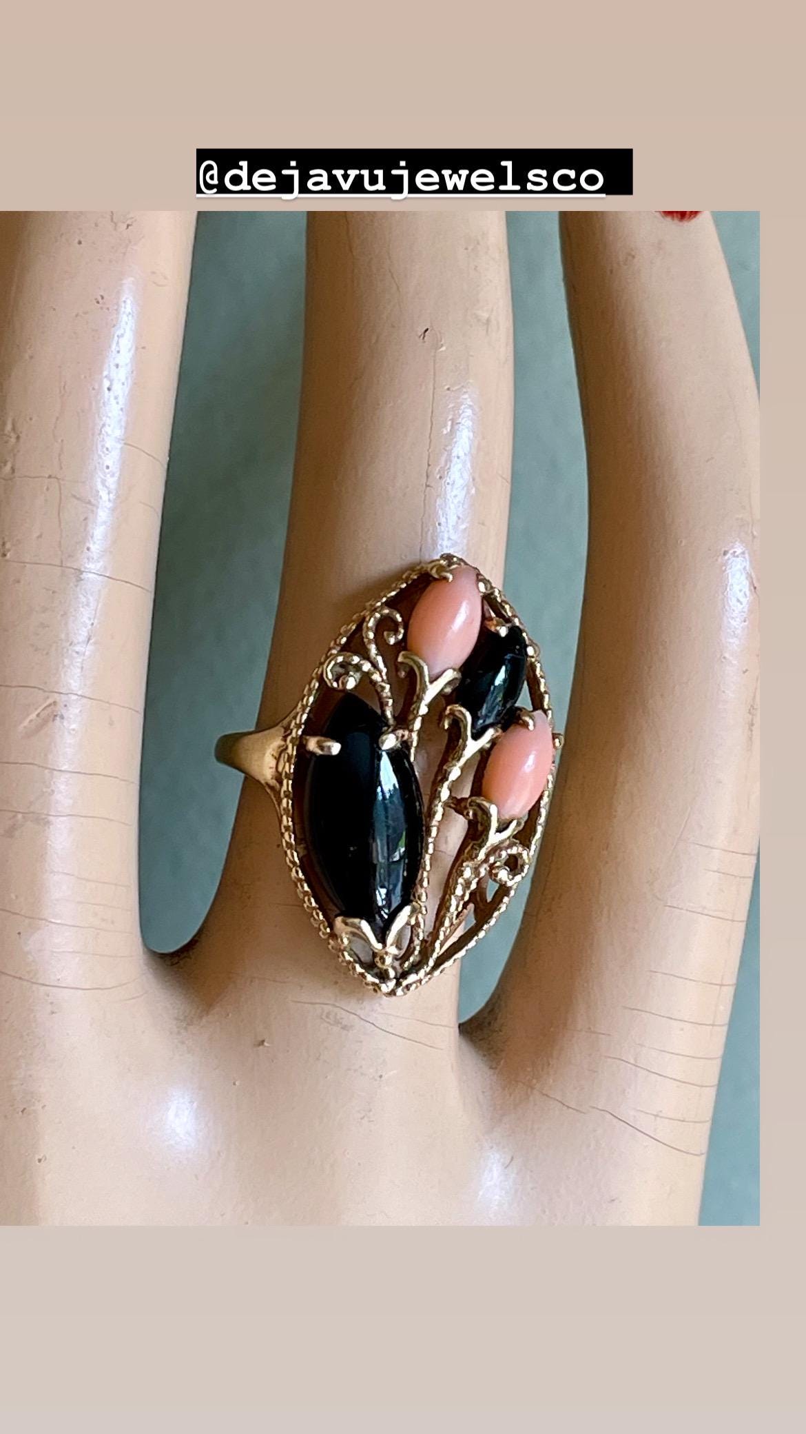 c1960 10K Yellow Gold Onyx and Coral Floral Ring