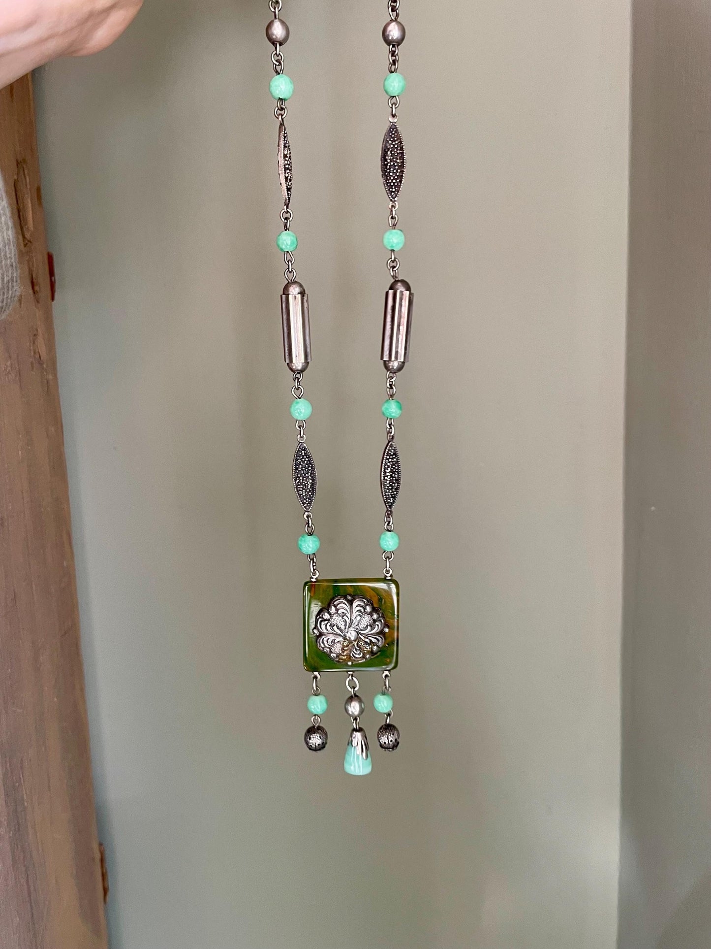 1920-1930 Made in Germany Peking Green Glass Flapper Dangle Necklace