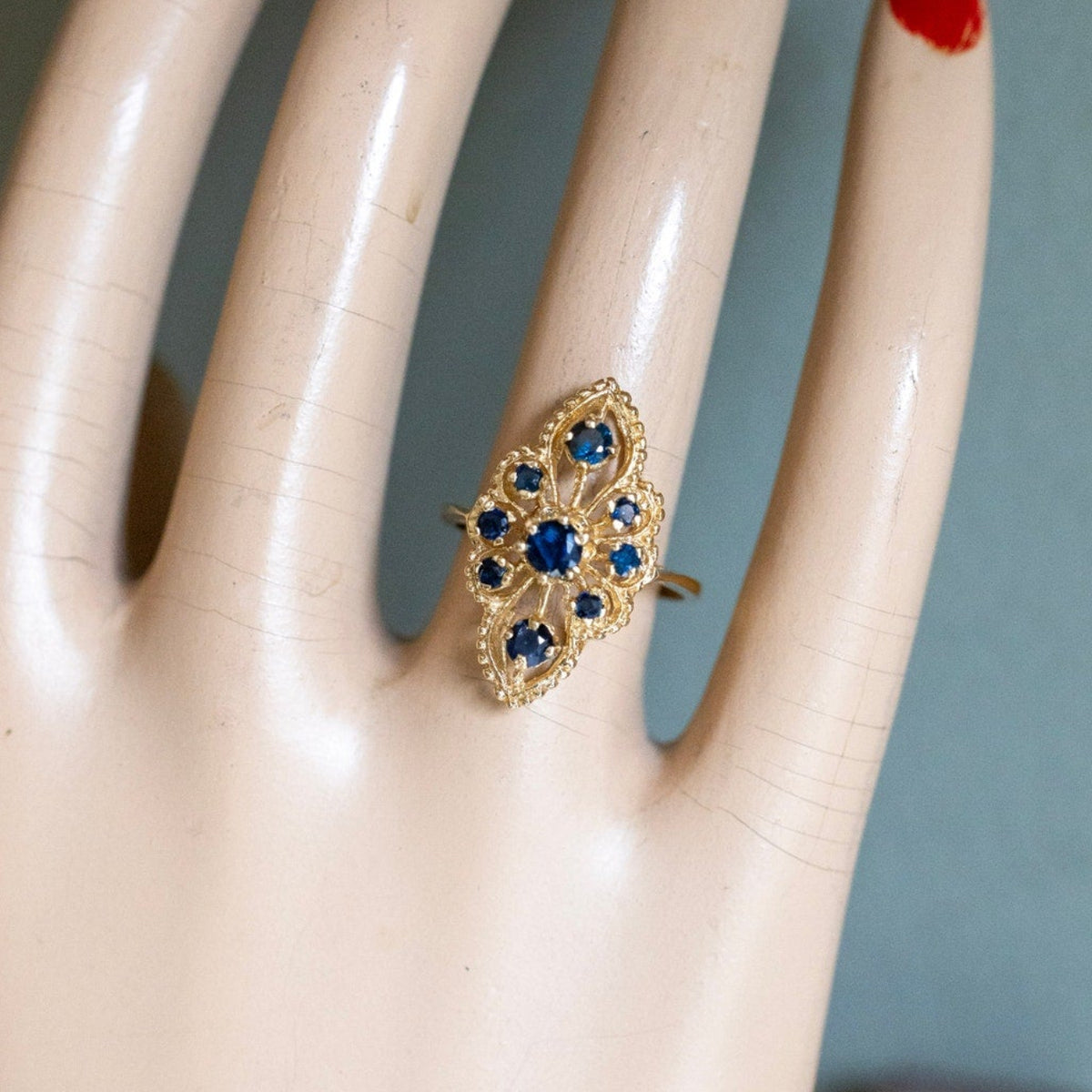 c1970 Vintage 14K Yellow Gold Natural Sapphire Ring
