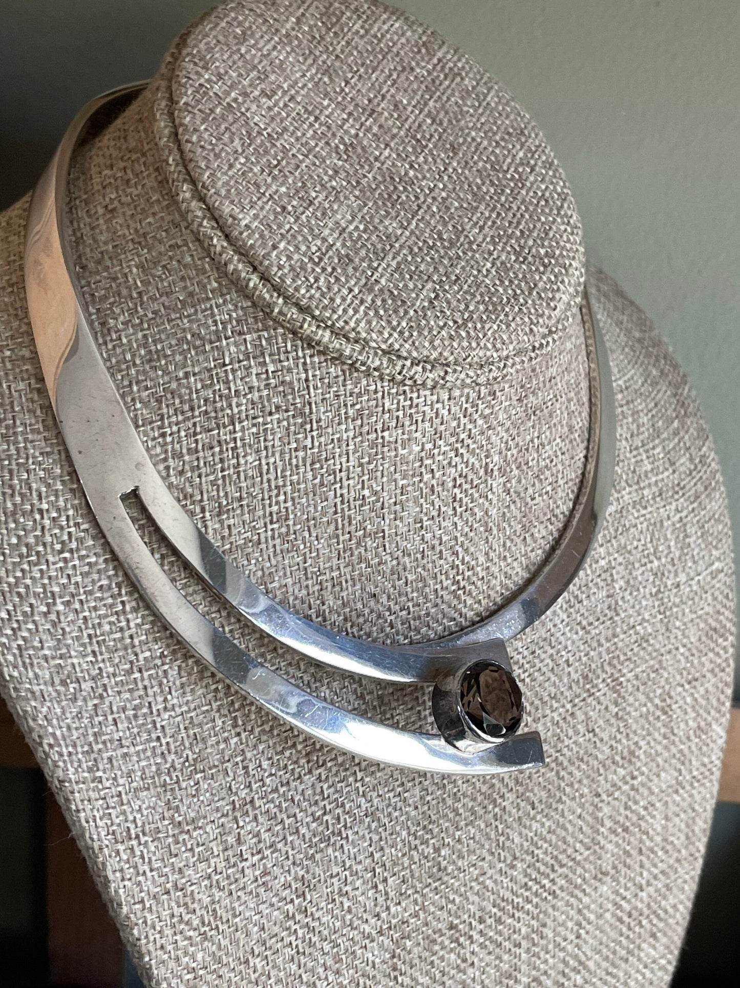 A Vintage Solid Sterling Silver Mexican Smokey Quartz Hinged Collar