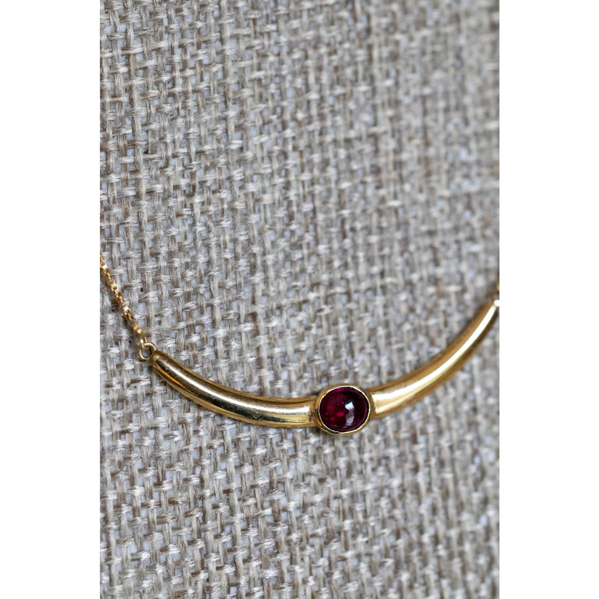 Vintage Italian 14K Yellow Gold Cabochon Natural Ruby Necklace