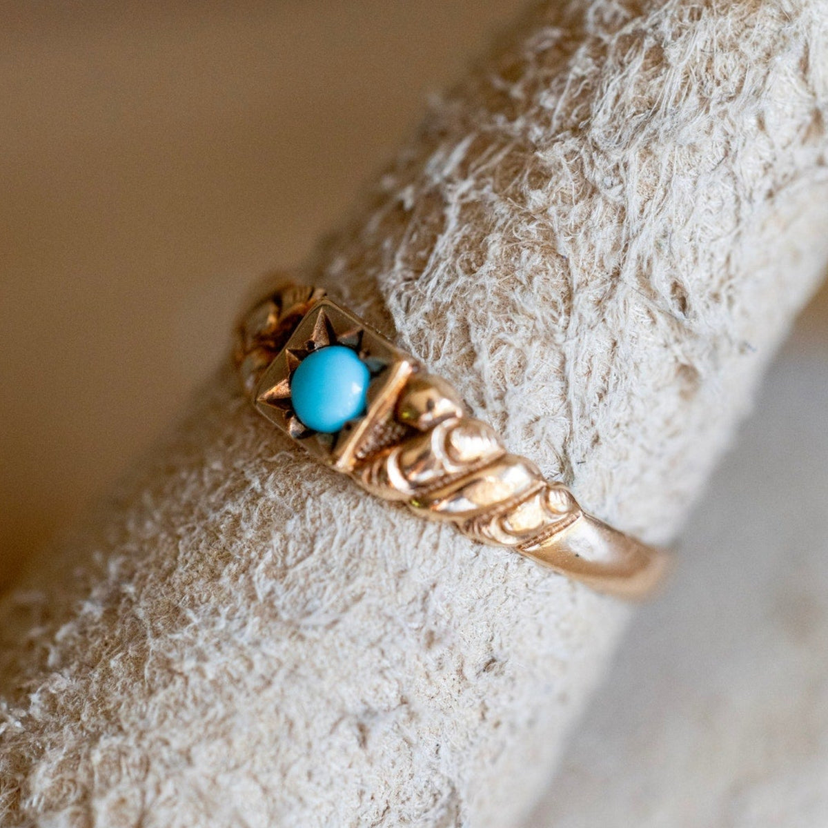 Antique 14K Yellow Gold Late Victorian Turquoise Ring Engraved Pearl