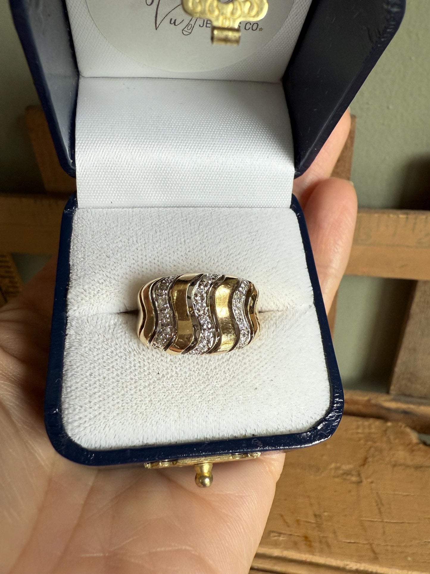 Vintage Mod 1970-1990 14K Yellow Gold Zig Zag Wave Diamond Ring