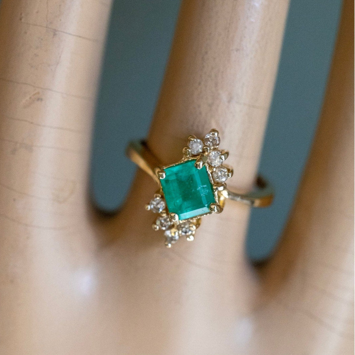 Vintage 14K Yellow Gold Natural Emerald and Diamond Ring