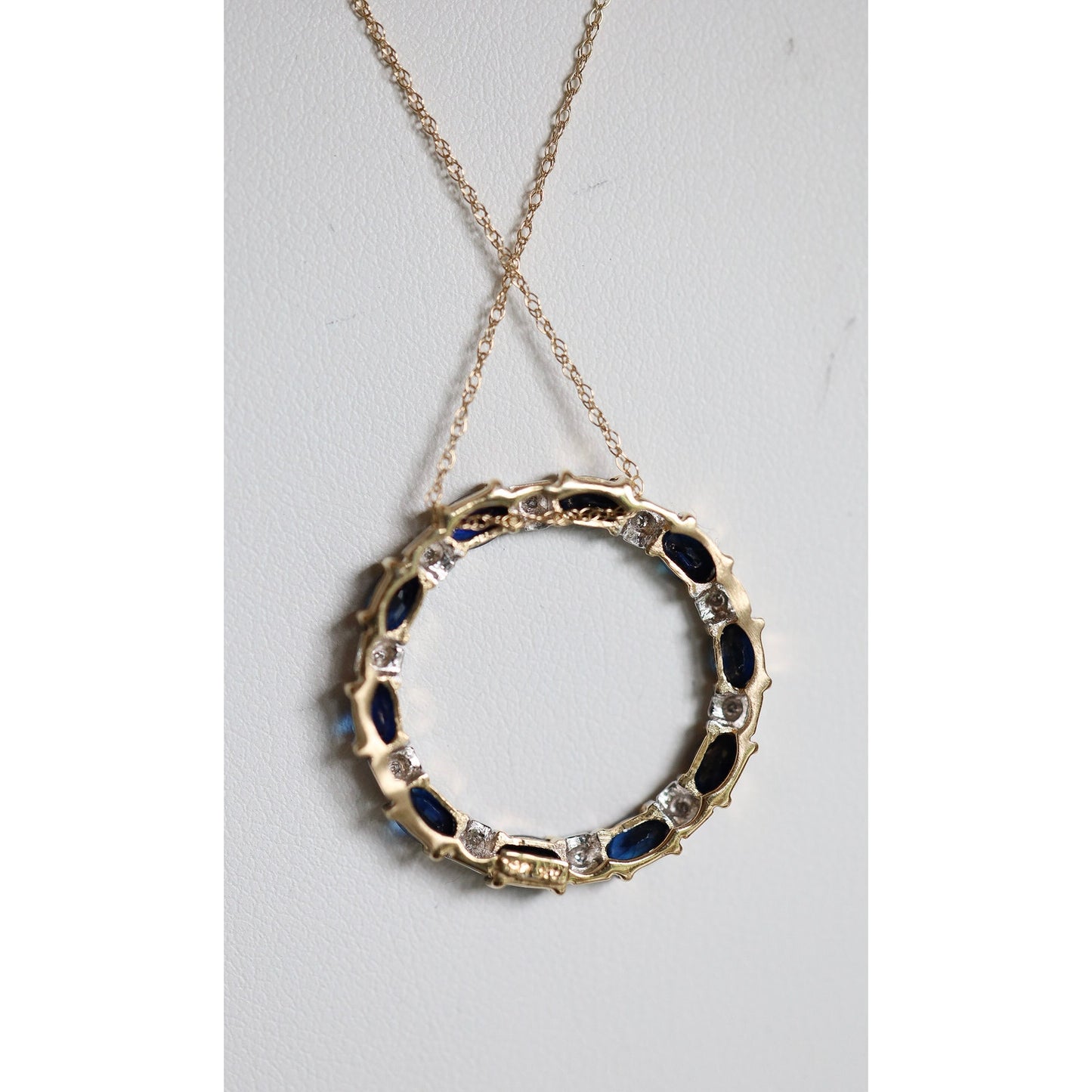 Vintage 14K Yellow Gold Natural Sapphire and Diamond Circle Necklace