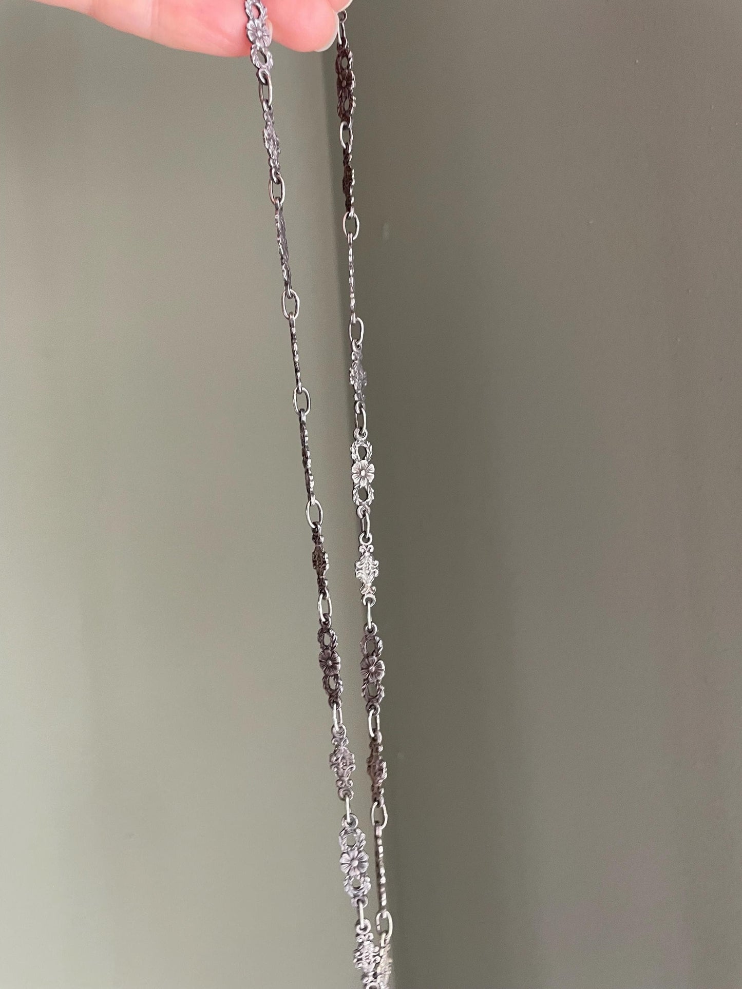 Vintage Silver Italian Peruzzi Chain and Dramatic Fleur de Lis Dangle Pendant