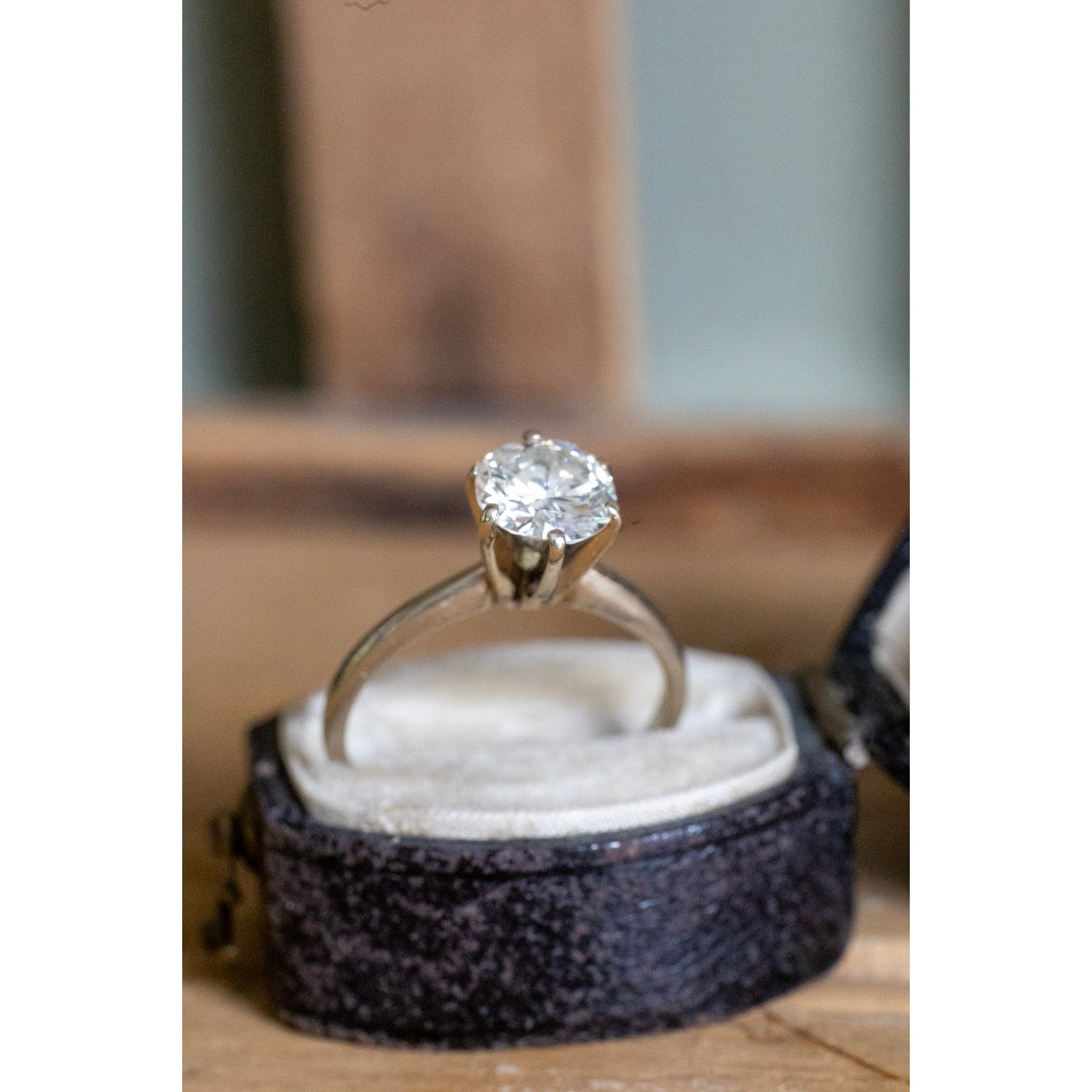 Vintage 1970's Natural Round Brilliant Cut Approx. 1 Ct Set in 14K White Gold Ring