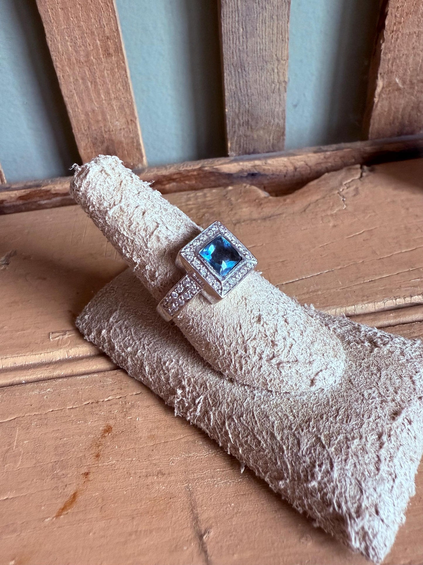 19K White Gold European Made Topaz Diamond Ring