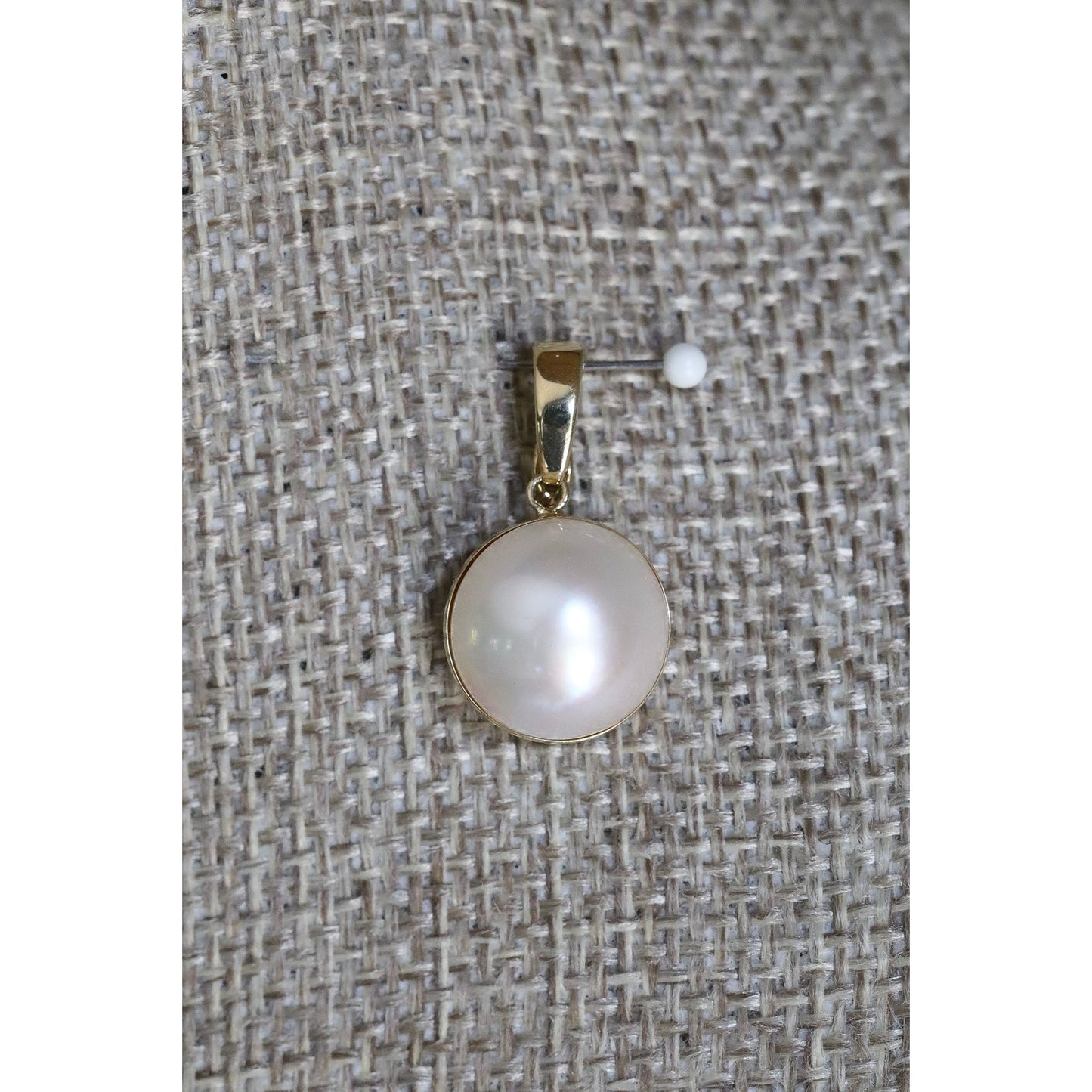Vintage 14K Yellow Gold Mabe Pearl Pendant with Hinge