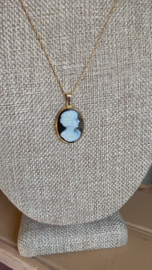 1920's Art Deco 10K Yellow Gold Carved Banded Agate Cameo of a Flapper in Profile